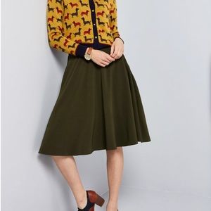Just This Sway skirt in Olive Size Large